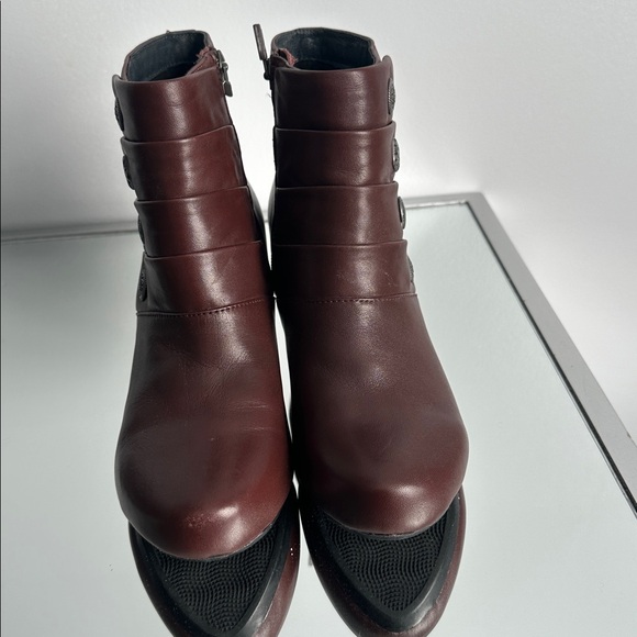 Dansko Burgundy Ankle Boots with Silver Buttons - Picture 3 of 4